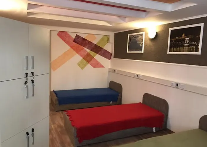 Opera Hostel Budapest